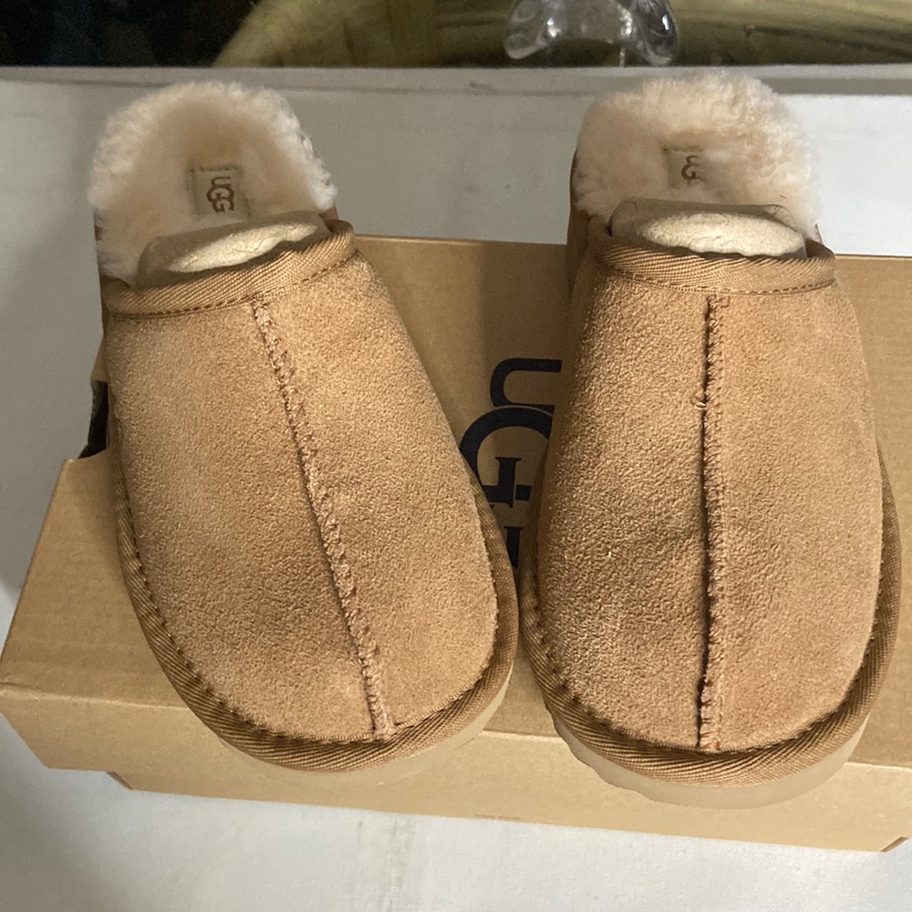 UGG Keegan slipper